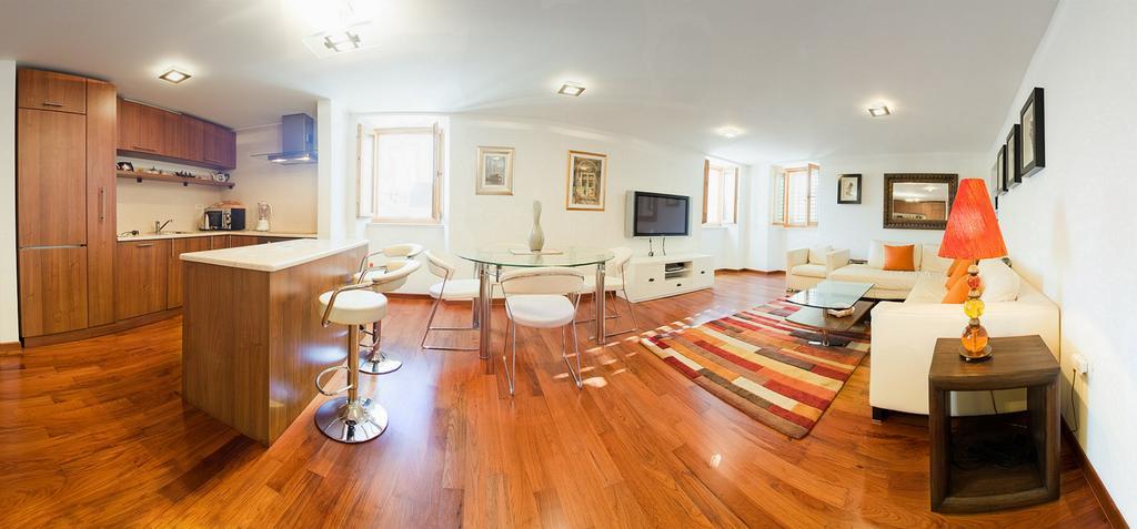 Peristil Apartment سبليت المظهر الخارجي الصورة